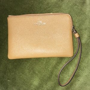 COACH Small Wristlet